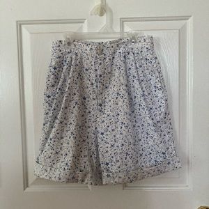 Women’s 80s-90s patterned shorts